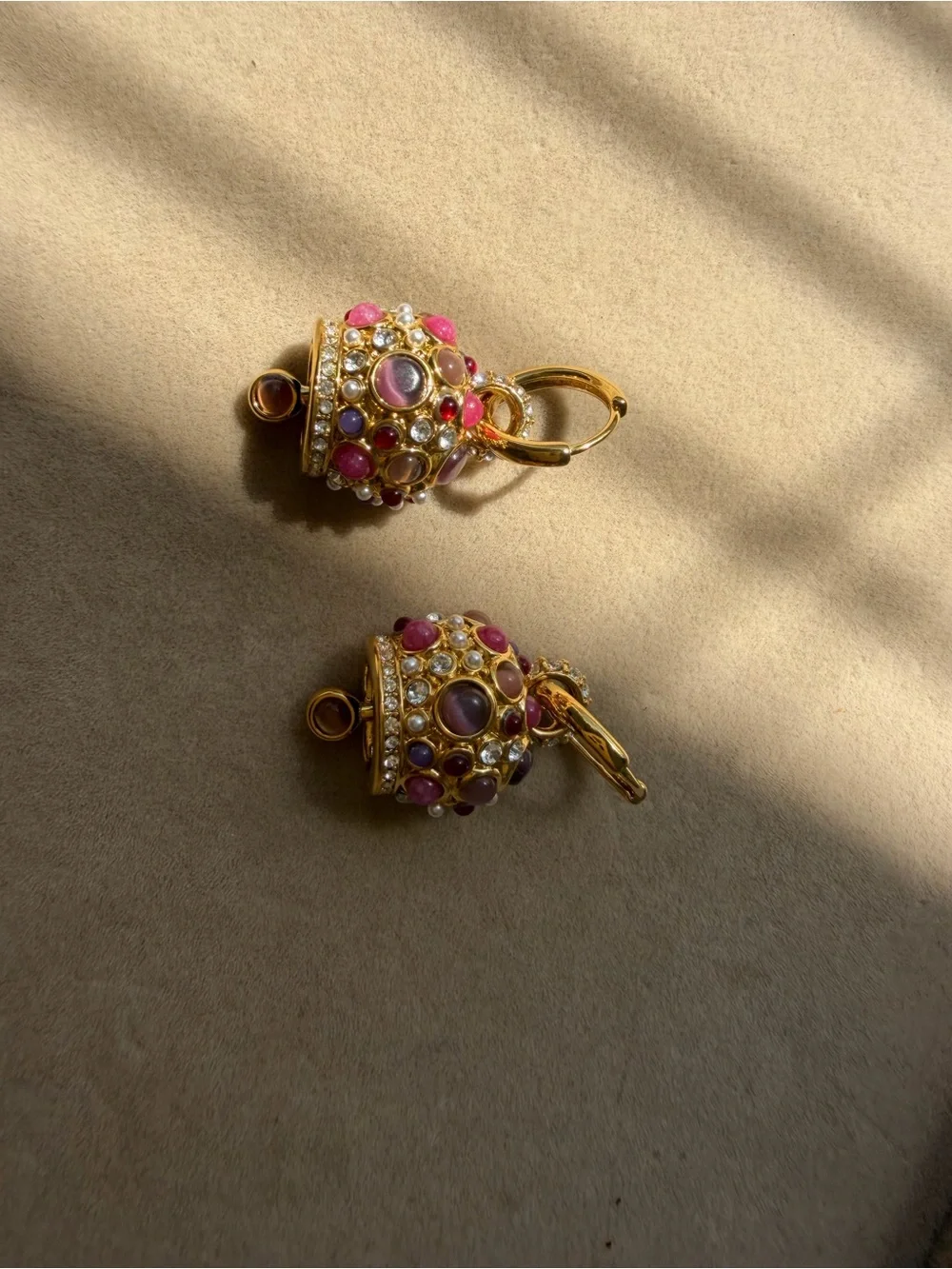 N/A delicate gold